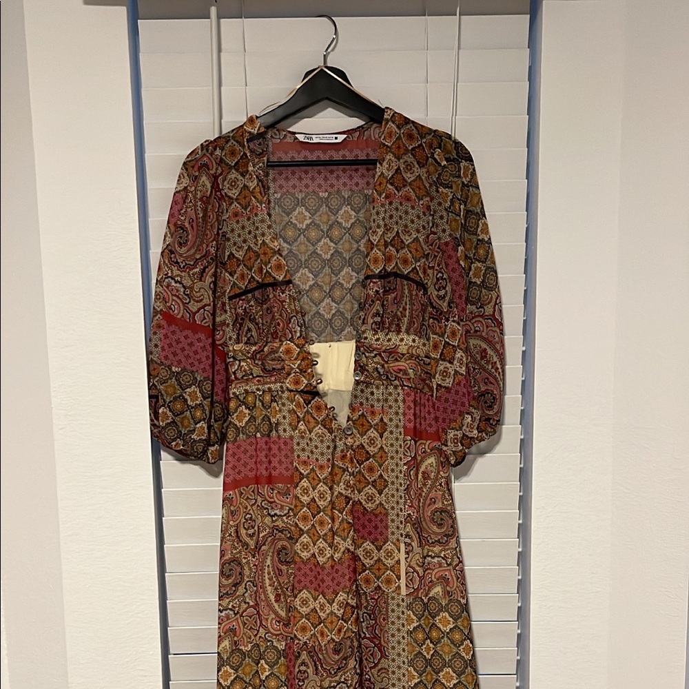 Dress - Picture 2 of 3